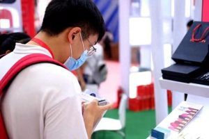 消费市场变了，年轻人掀起“精准分散”消费-科记汇